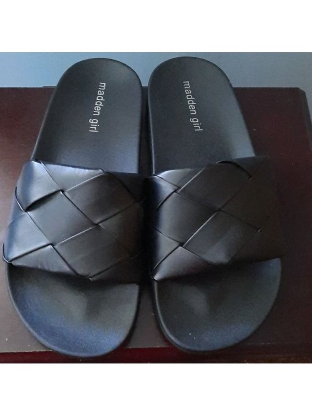 Madden Girl Basket Weave Slip On Sandals Size 10